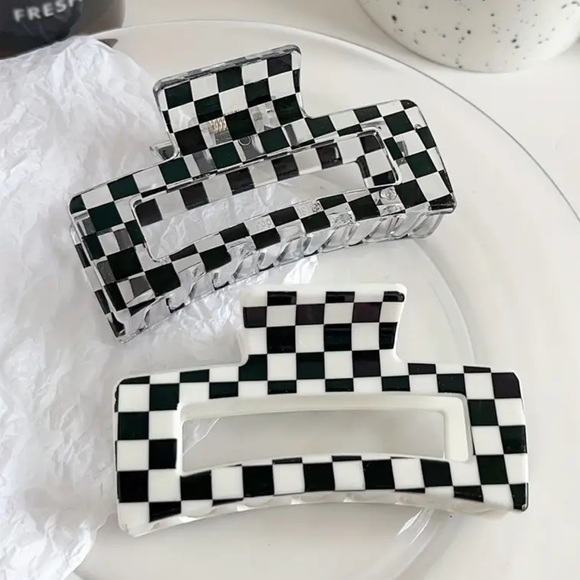 NEW| Women’s 2piece Y2K Retro Checkered Hair Claw Clip - Picture 2 of 6